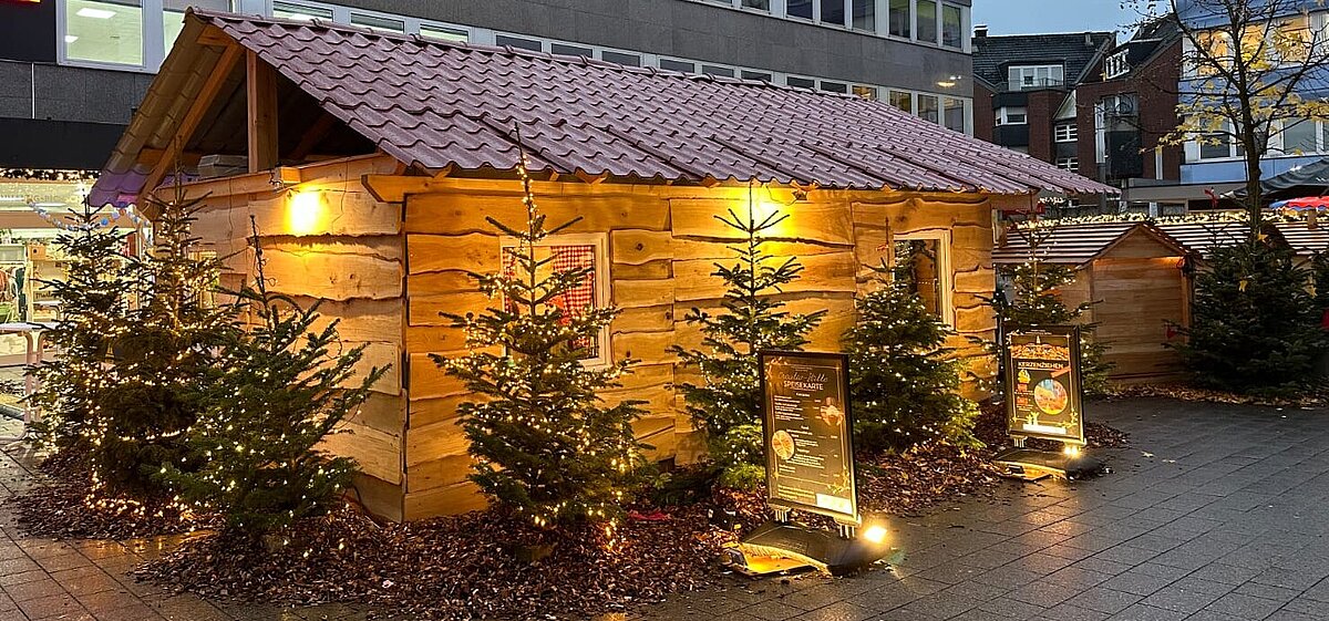 Creativ-Hütte auf dem Platz vor der Stadtgalerie